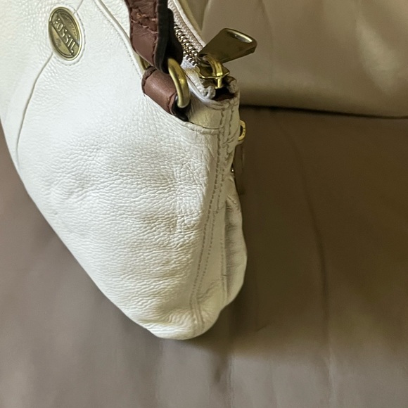 Authentic fossil crossbody purse!! - Picture 4 of 16